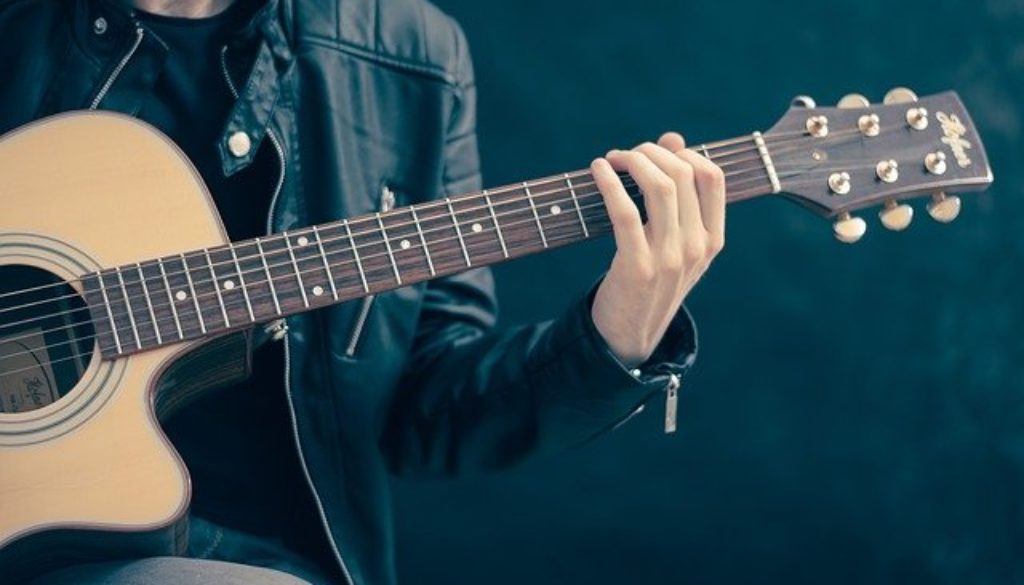 guitar-756326_640