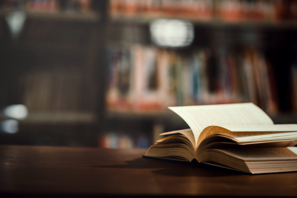book-library-with-open-textbook_web
