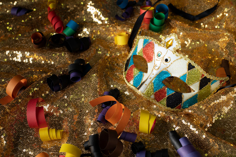 top-view-carnival-mask-web