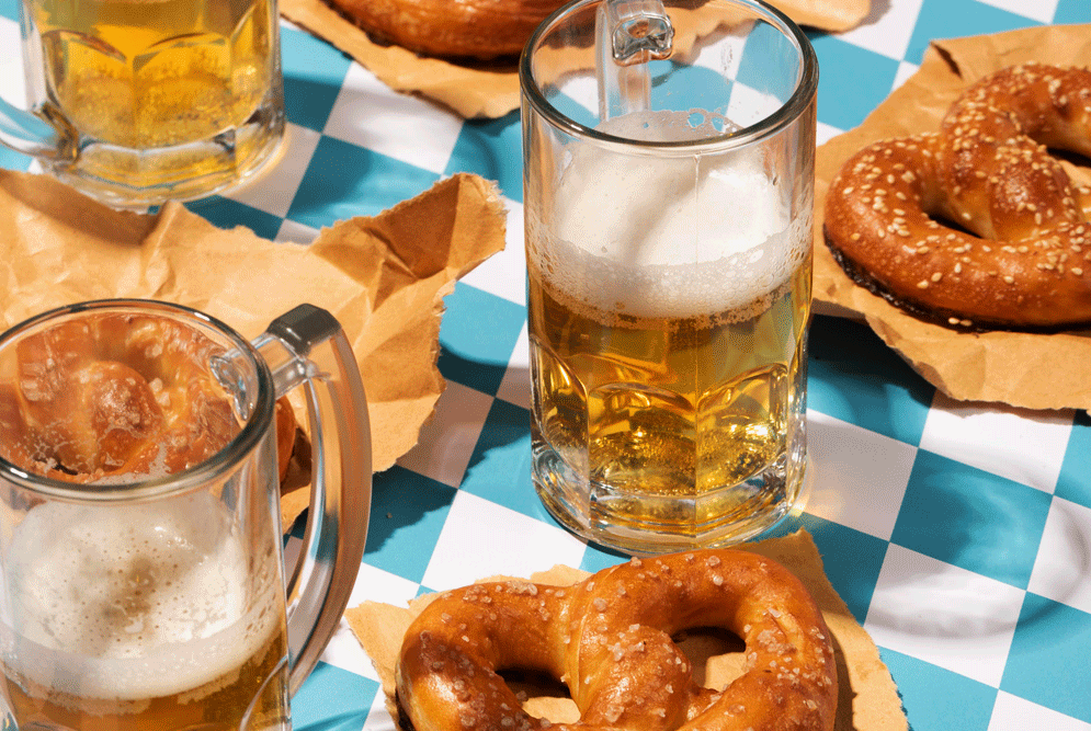 oktoberfest-arrangement-with-delicious-pretzel