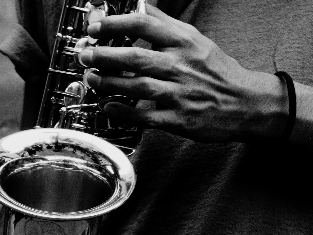 midsection-man-playing-saxophone