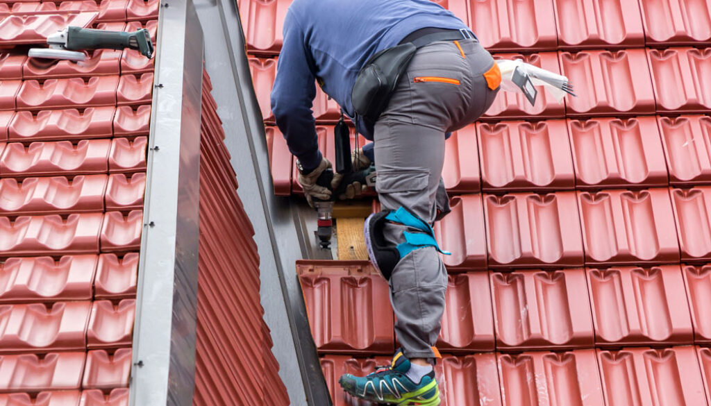 worker-rearing-roof