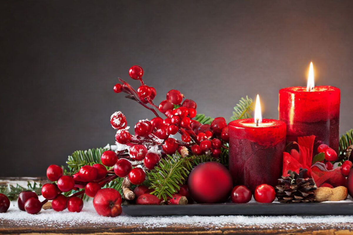 dark-red-advent-decoration-with-lit-candles-berrie-decoration